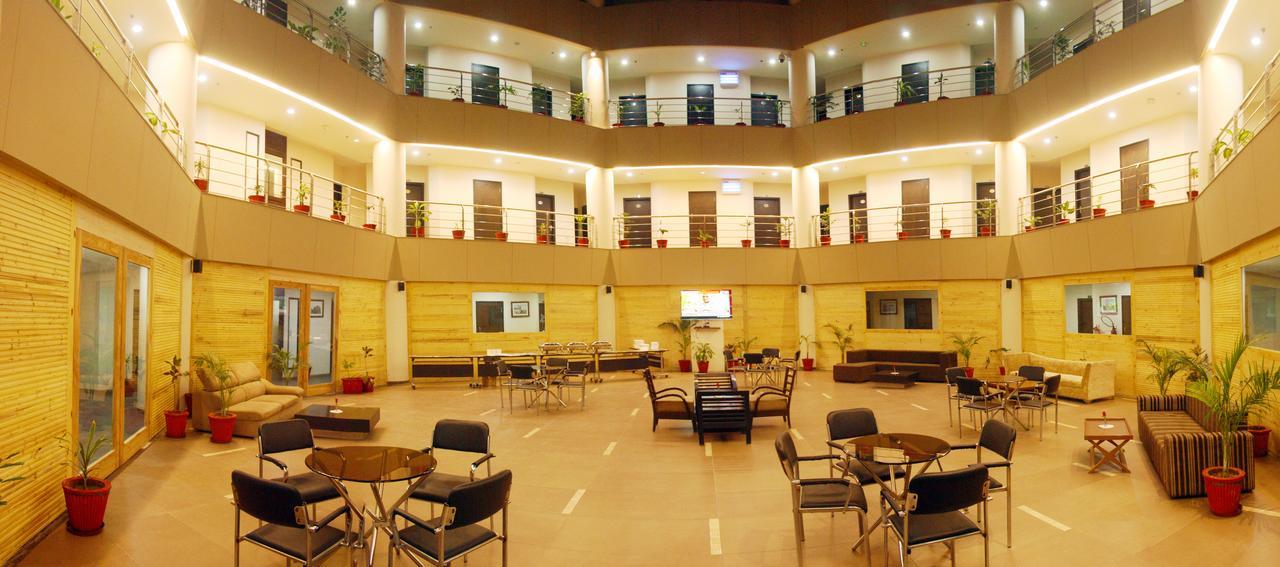 Fairvacanze Inns And Suites Sonipat Luaran gambar